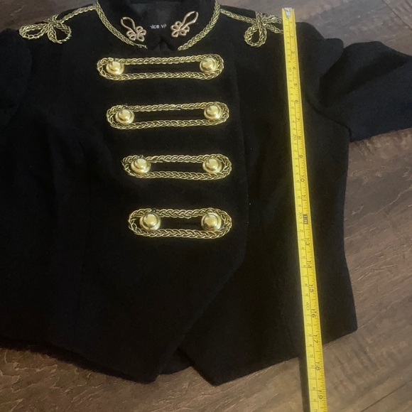 Gorgeous jacket - Picture 7 of 7